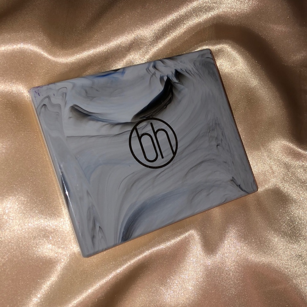 Bh cosmetics Marble Collection in Warm Stone .